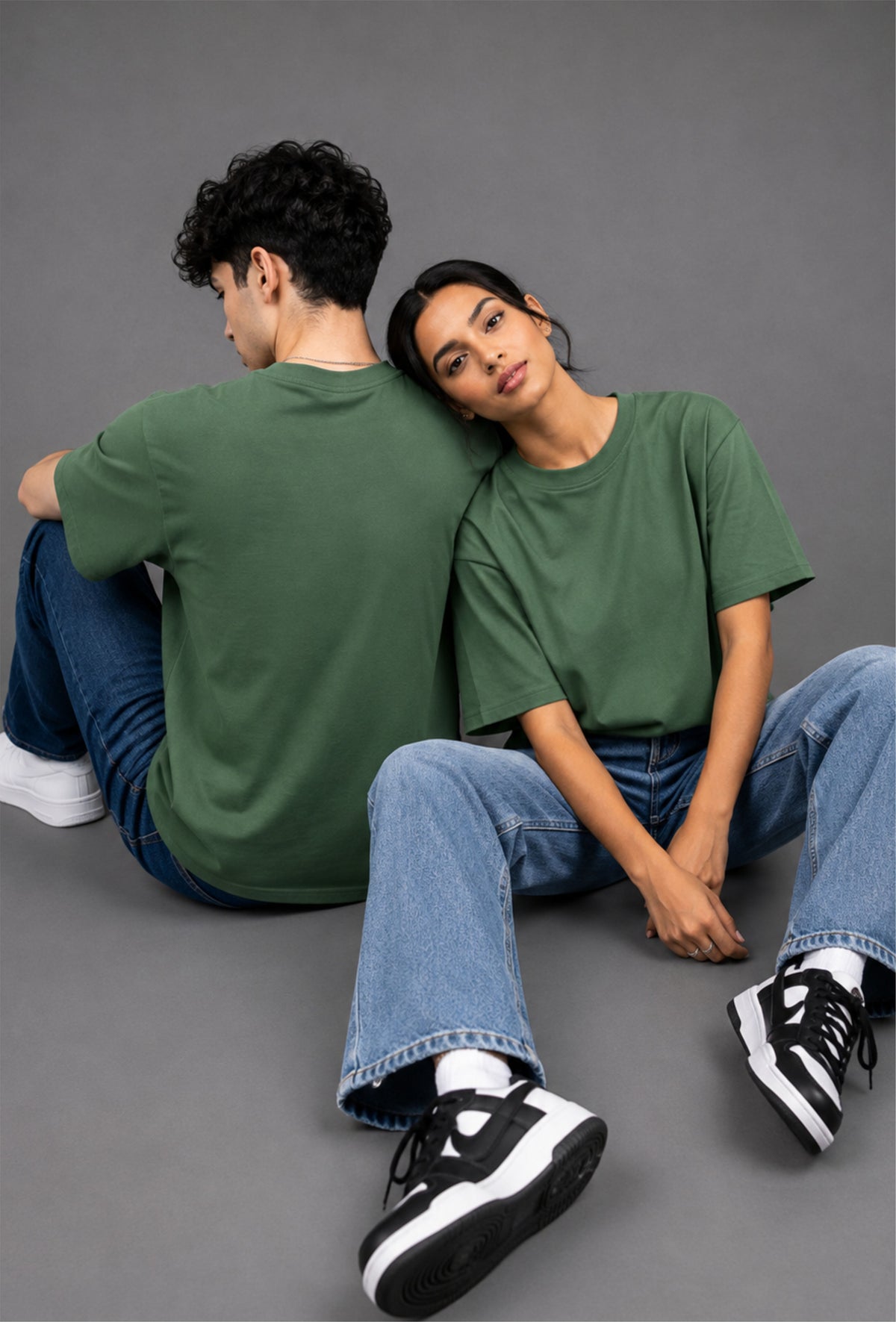 The Essential Tee (UNISEX) Bottle Green
